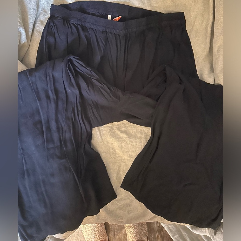 ModCloth wide leg Flowy pants